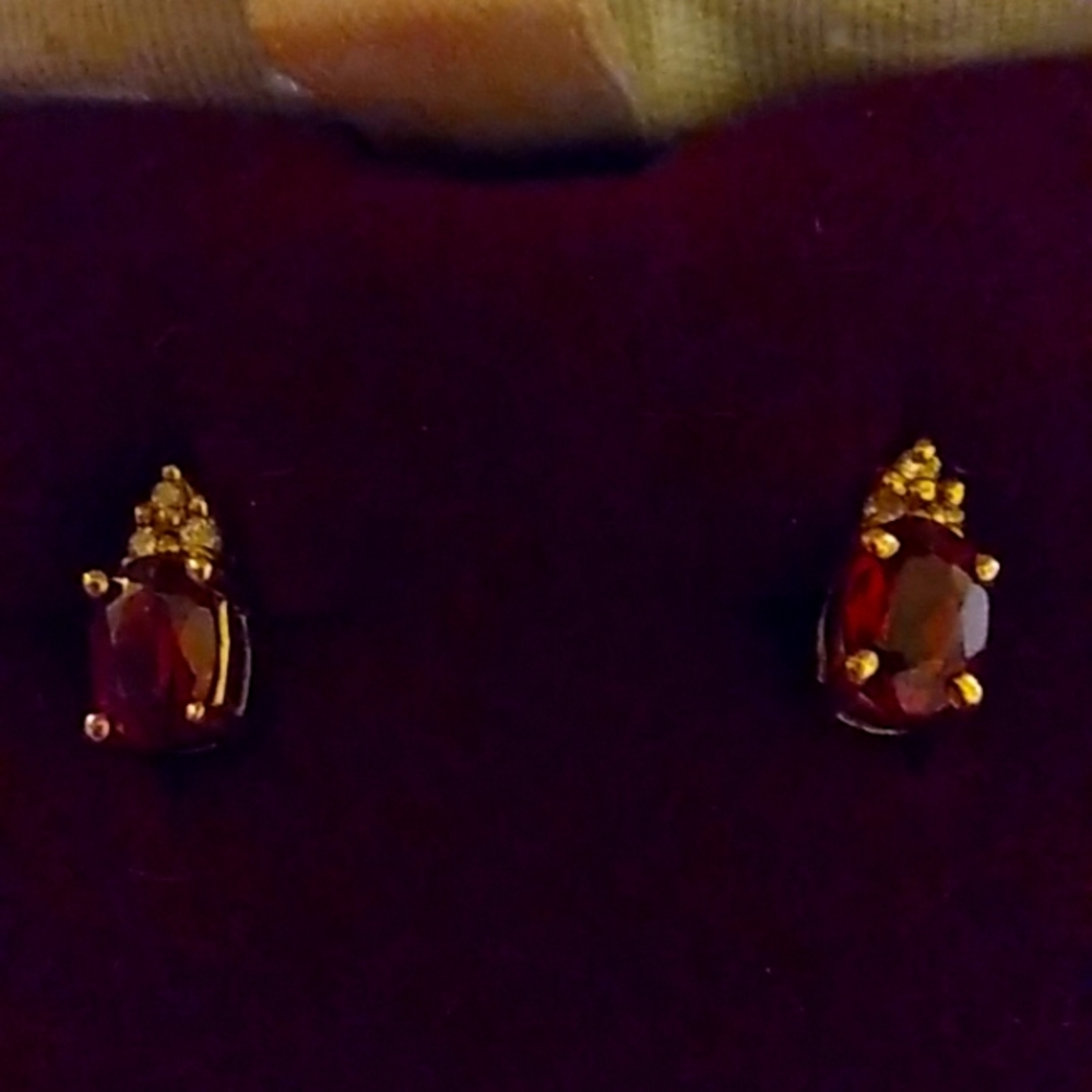 10kt  garnet and diamond earrings